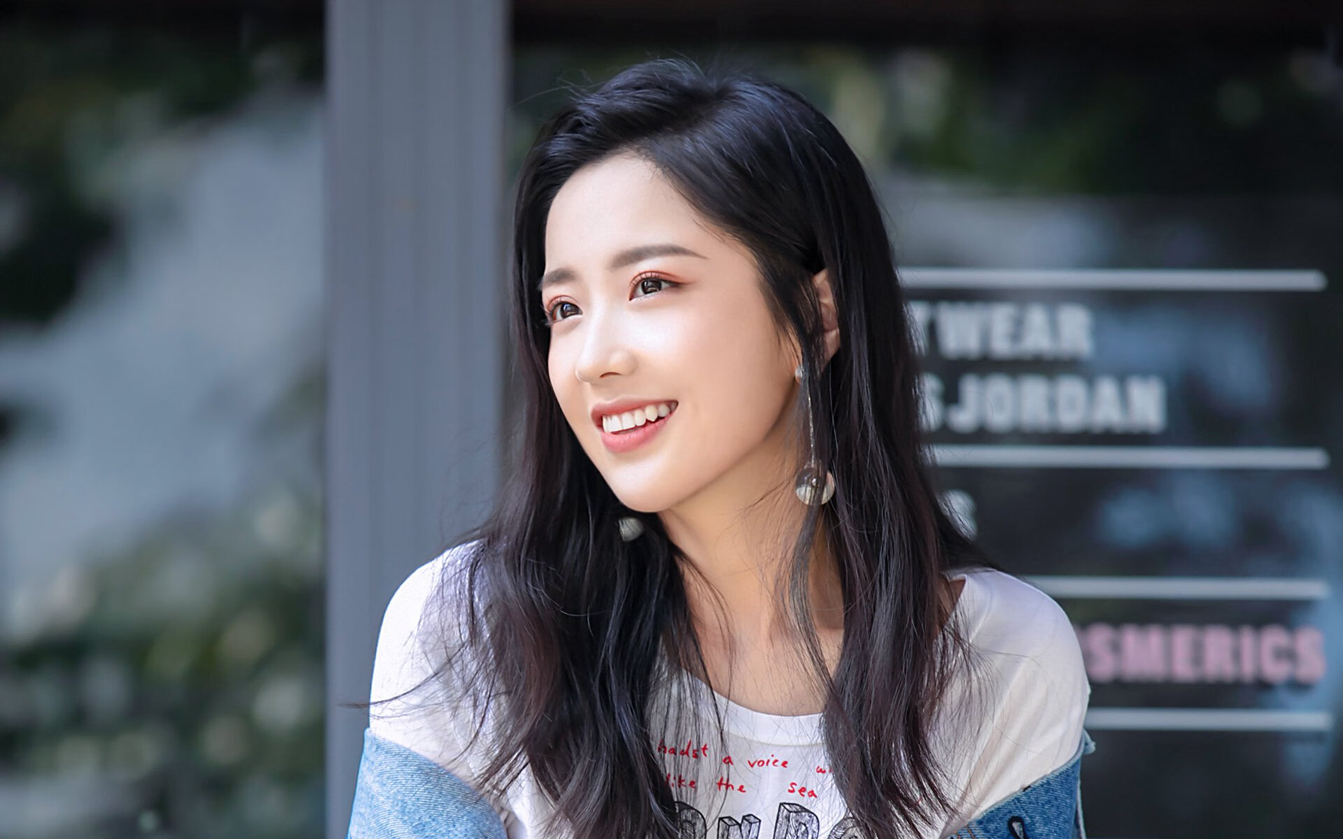 开云app-湖人新赛季球员写真发布造型大气引热议,湖人新赛季人员图