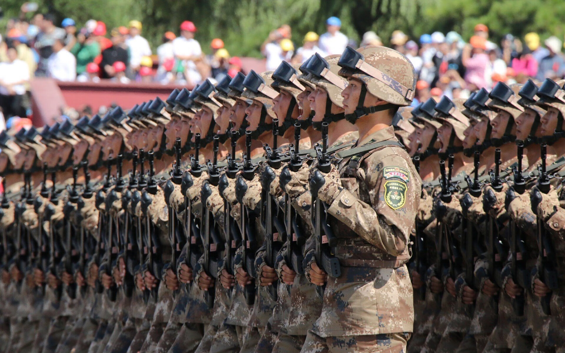 开云体育在线下载-西甲神级扑救：令人屏息的救球瞬间！，西甲球迷入场