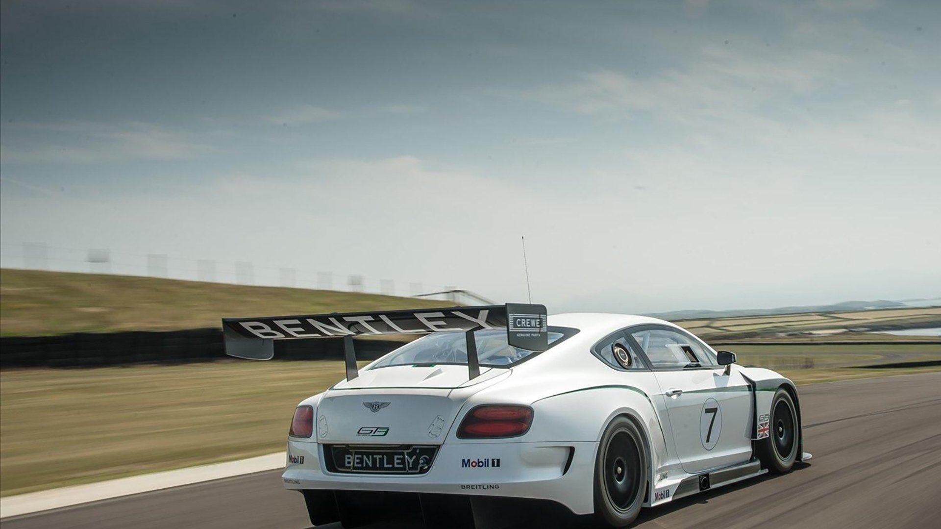 开云体育app-霍特·巴雷特:全黑队战略部署的核心球员,控场能力堪称一绝,霍雷巴格顿